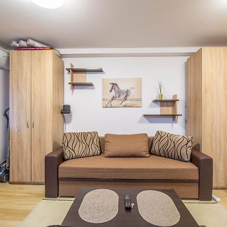 Studio Residence Militari M5 Chiajna Bagian luar foto
