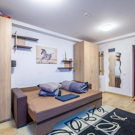 Studio Residence Militari M5 Chiajna Bagian luar foto