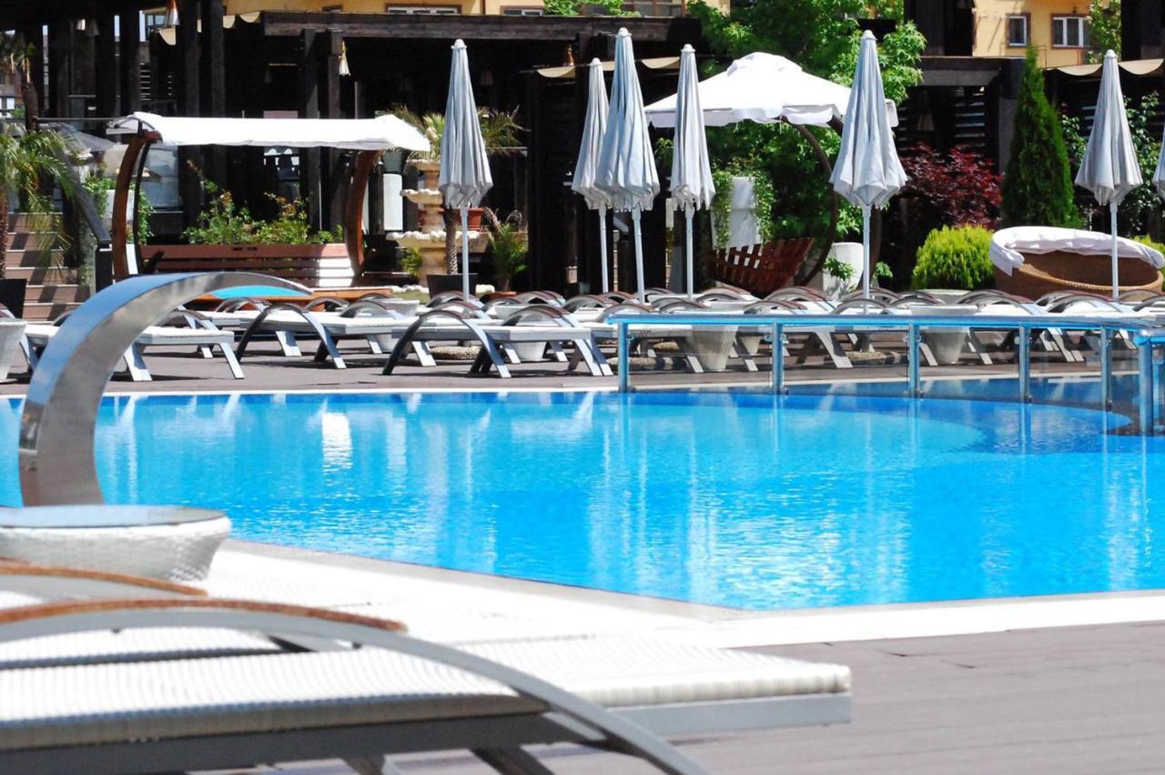 Studio Residence Militari M5 Chiajna Bagian luar foto